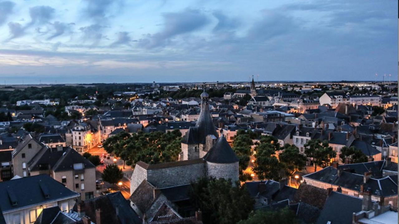 Appart' Prive A Issoudun : Confort Et Style Extérieur photo